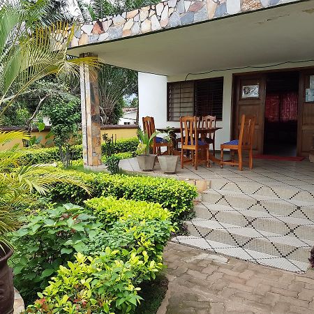 Bed and Breakfast Chez Therese Kpalime Екстер'єр фото